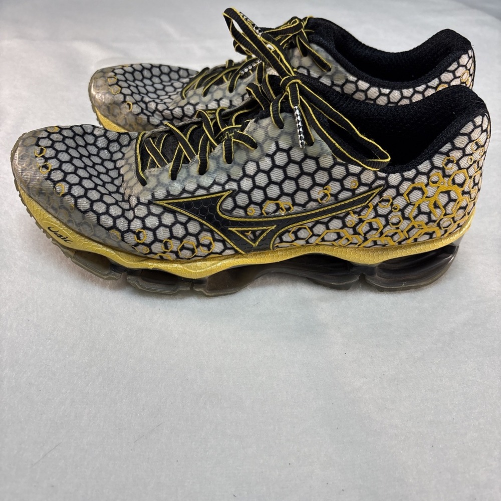 Mizuno Wave Prophecy 3 Mens Size 10.5 Shoes Yellow Black‎ White Running Sneakers